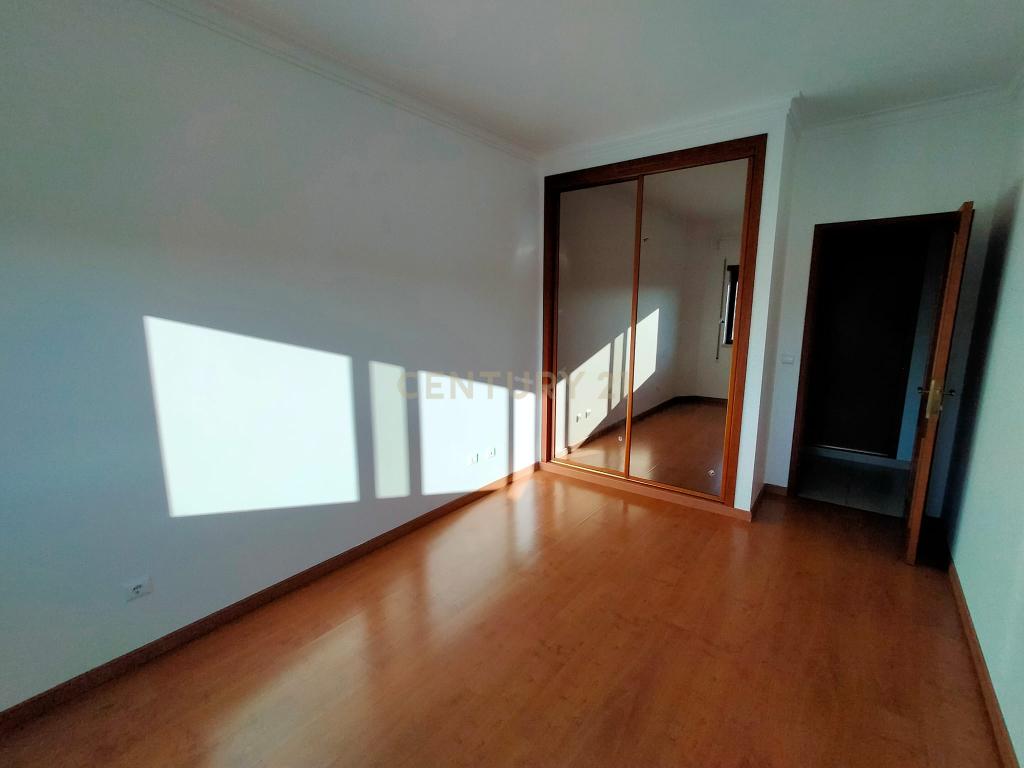 Apartamento T3 com Garagem  - Image 10